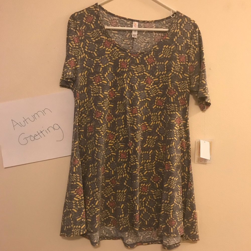 NWT Lularoe Perfect T